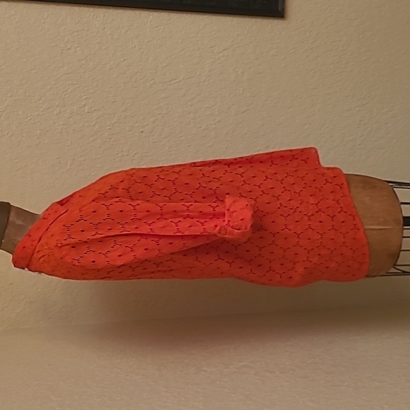 NWT WOMENS RED EYELET NICOLE MILLER ARTELIER ROLL TAB BLOUSE SIZE XS - Picture 2 of 7